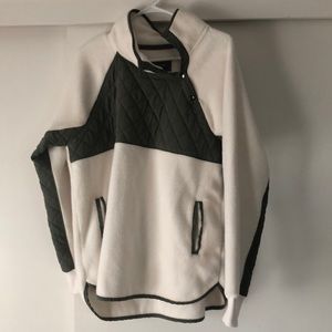 Abercrombie and Fitch pull over quilted sweatshirt